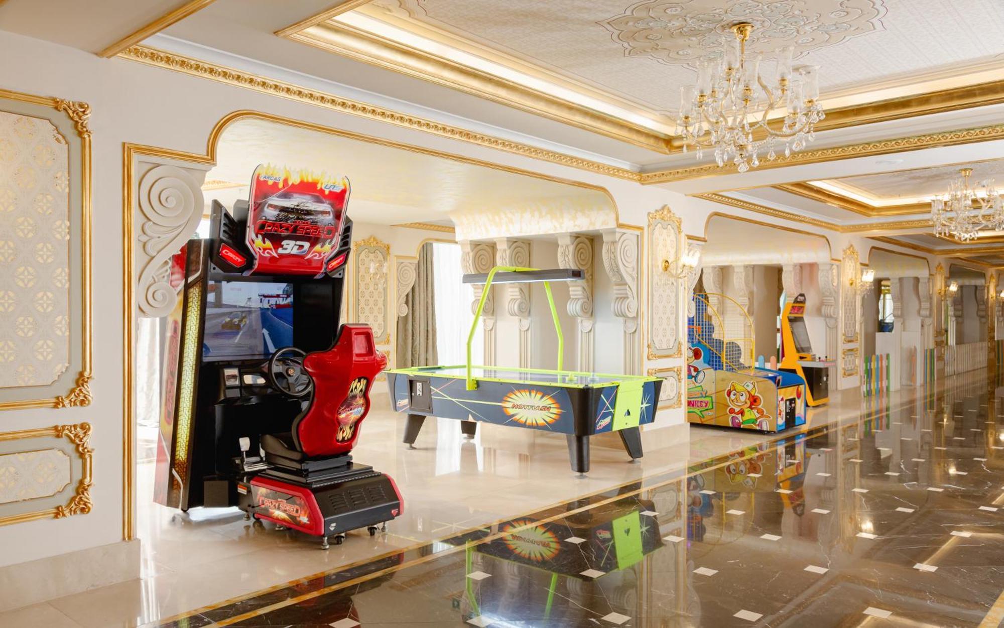 Shamakhi Palace Sharadil Seredil Dış mekan fotoğraf The arcade at the hotel